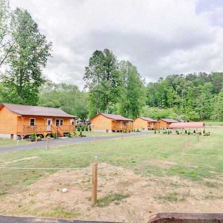 Bears Den Cabin With Porch About 5 Mi To Bryson City! Dış mekan fotoğraf